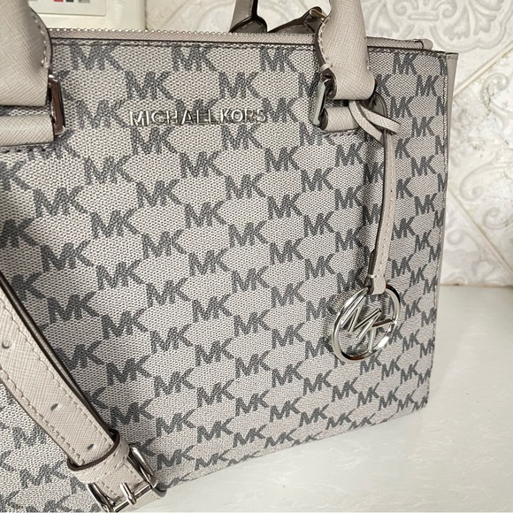 Michael Kors - Kellen Medium Satchel - Grey & Silver - Picture 4 of 14